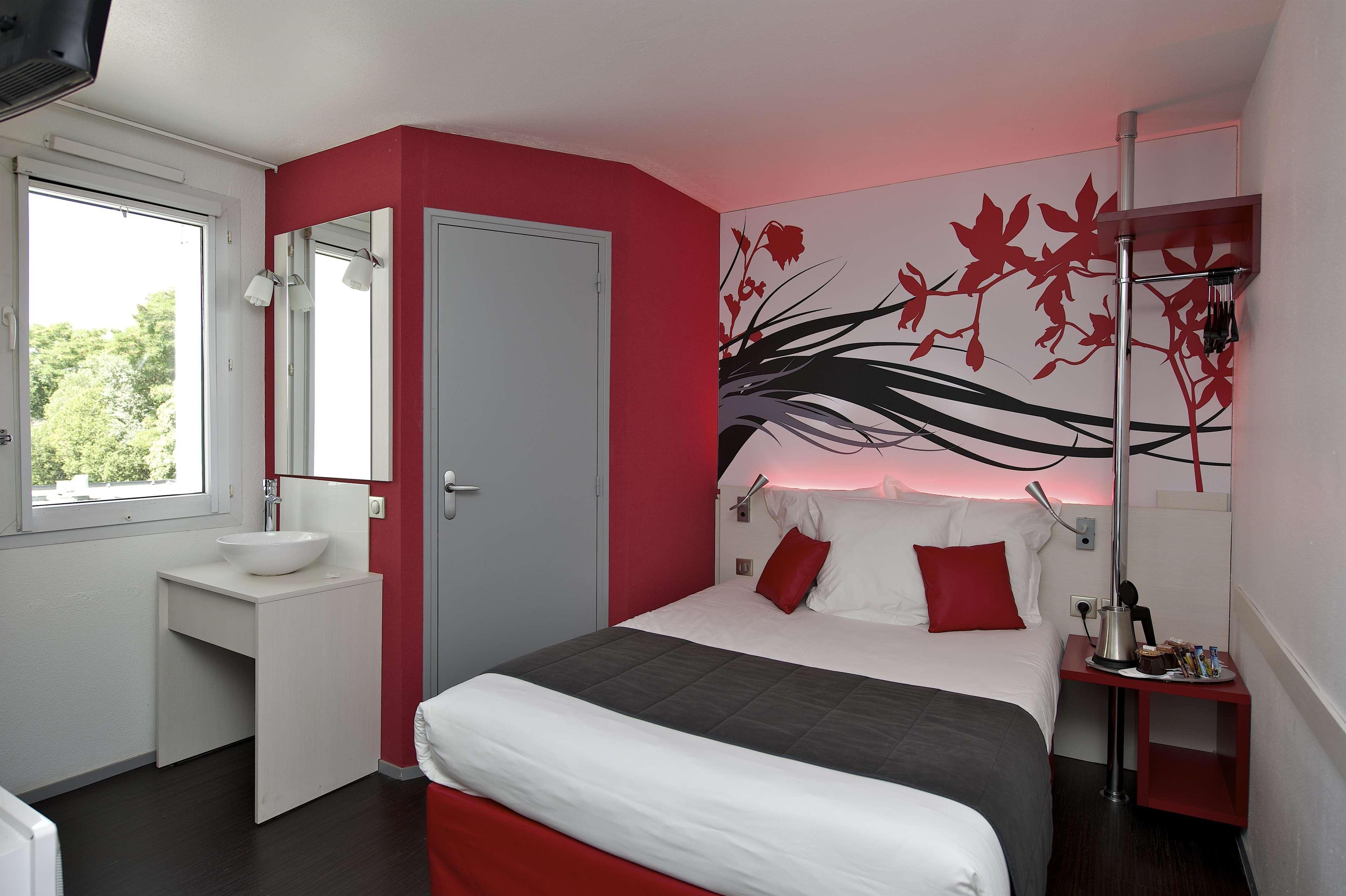 Kyriad Sud Hotel
